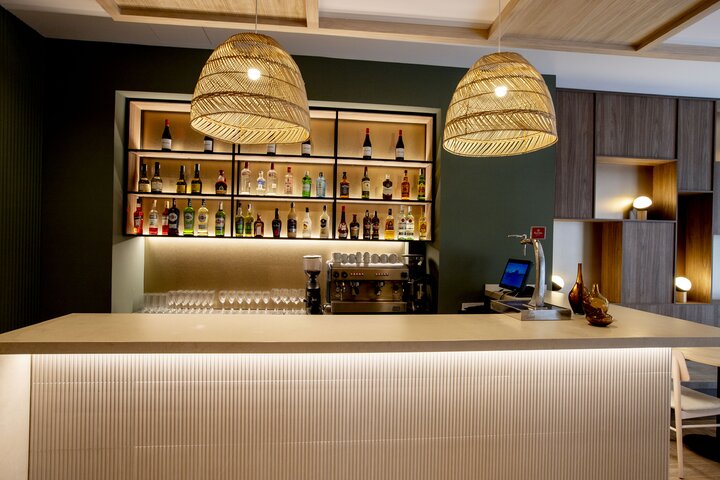 Buitenhof Reizen - begeleide groepsreizen voor mensen met autisme  â Barcelona - hotelbar