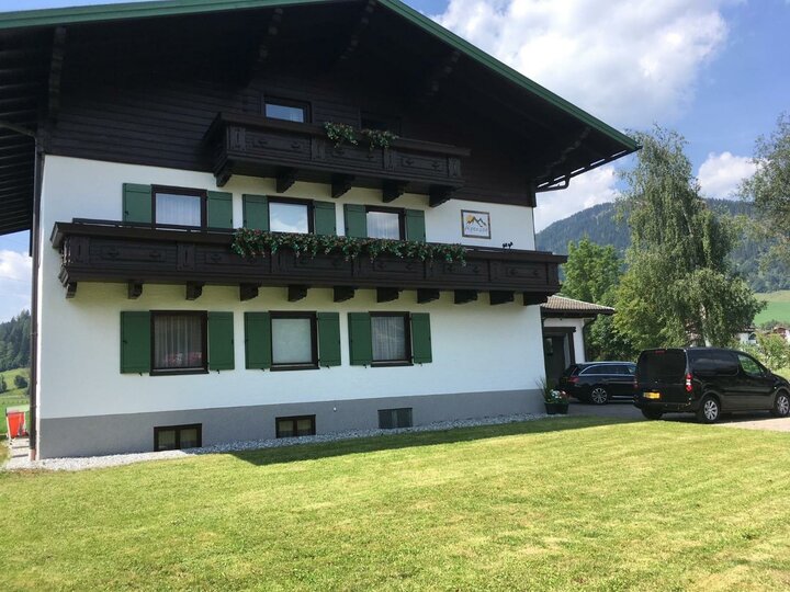 Buitenhof Reizen voor mensen met Autisme - Hotel Alpenzeit vooraanzicht