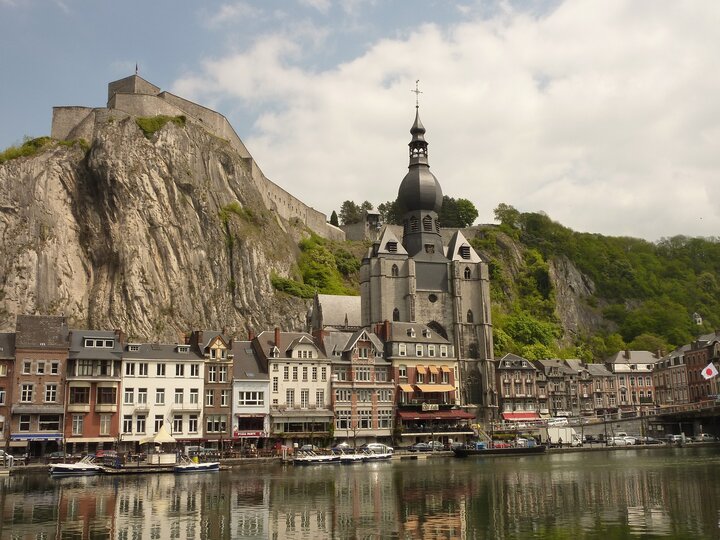 Froidchapelle - Dinant - Buitenhof Reizen begeleide vakanties voor mensen met een verstandelijke beperking.