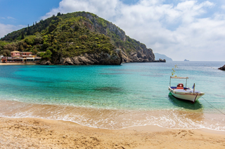 Auti Travel - Corfu - begeleide vakanties voor mensen met autisme - Strand en bootje