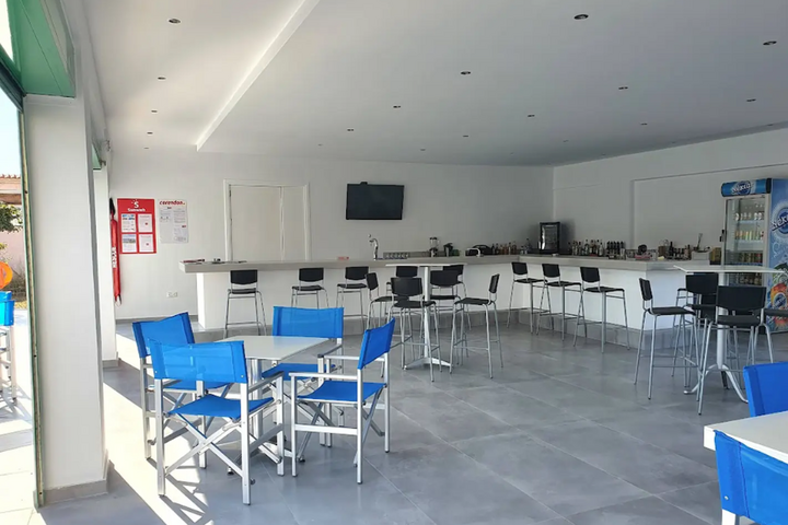 Auti Travel - Lesbos - begeleide vakanties voor mensen met autisme - Sunshine Appartementen snackbar
