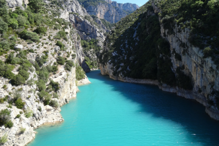 Auti Travel - Actieve kampeervakantie in de Verdon - begeleide vakanties voor mensen met autisme - Rivier door de Gorges du Verdon