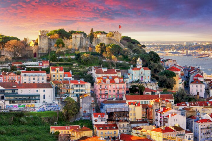 Auti Travel - Lissabon - begeleide vakanties voor mensen met autisme - Kasteel Lissabon
