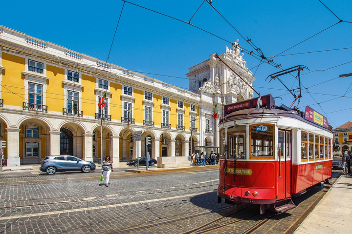Auti Travel - Lissabon - begeleide vakanties voor mensen met autisme - Historische tram