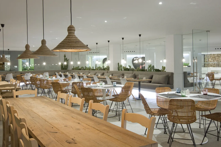 Auti Travel - Mallorca - begeleide vakanties voor mensen met autisme - HM Balanguera Beach restaurant