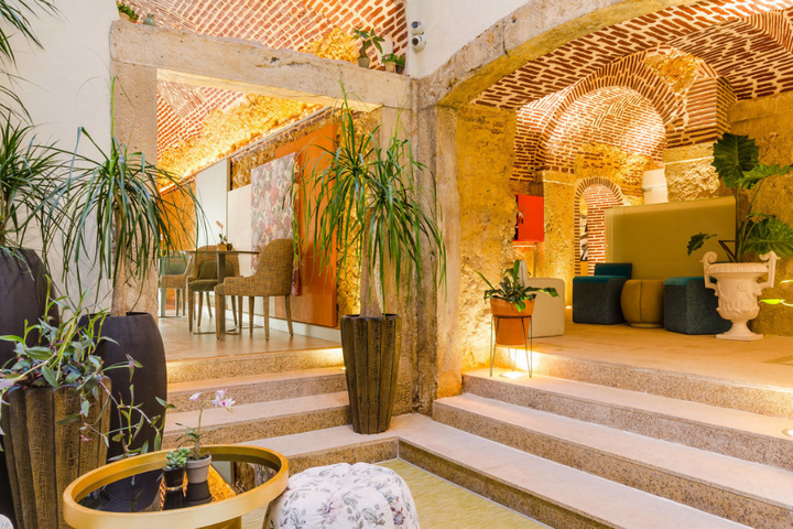 Auti Travel - Lissabon - begeleide vakanties voor mensen met autisme - Hotel Borges Chiado lounge