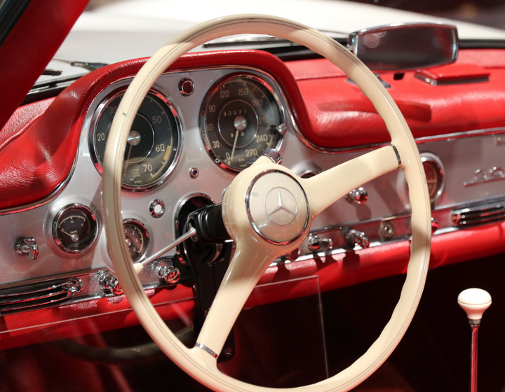 Buitenhof Reizen voor mensen met een verstandelijke beperking - Jongeren - Porsche en Mercedes - oude mercedes Buitenhof Reizen voor mensen met een verstandelijke beperking - Jongeren - Porsche en Mercedes - oude mercedes